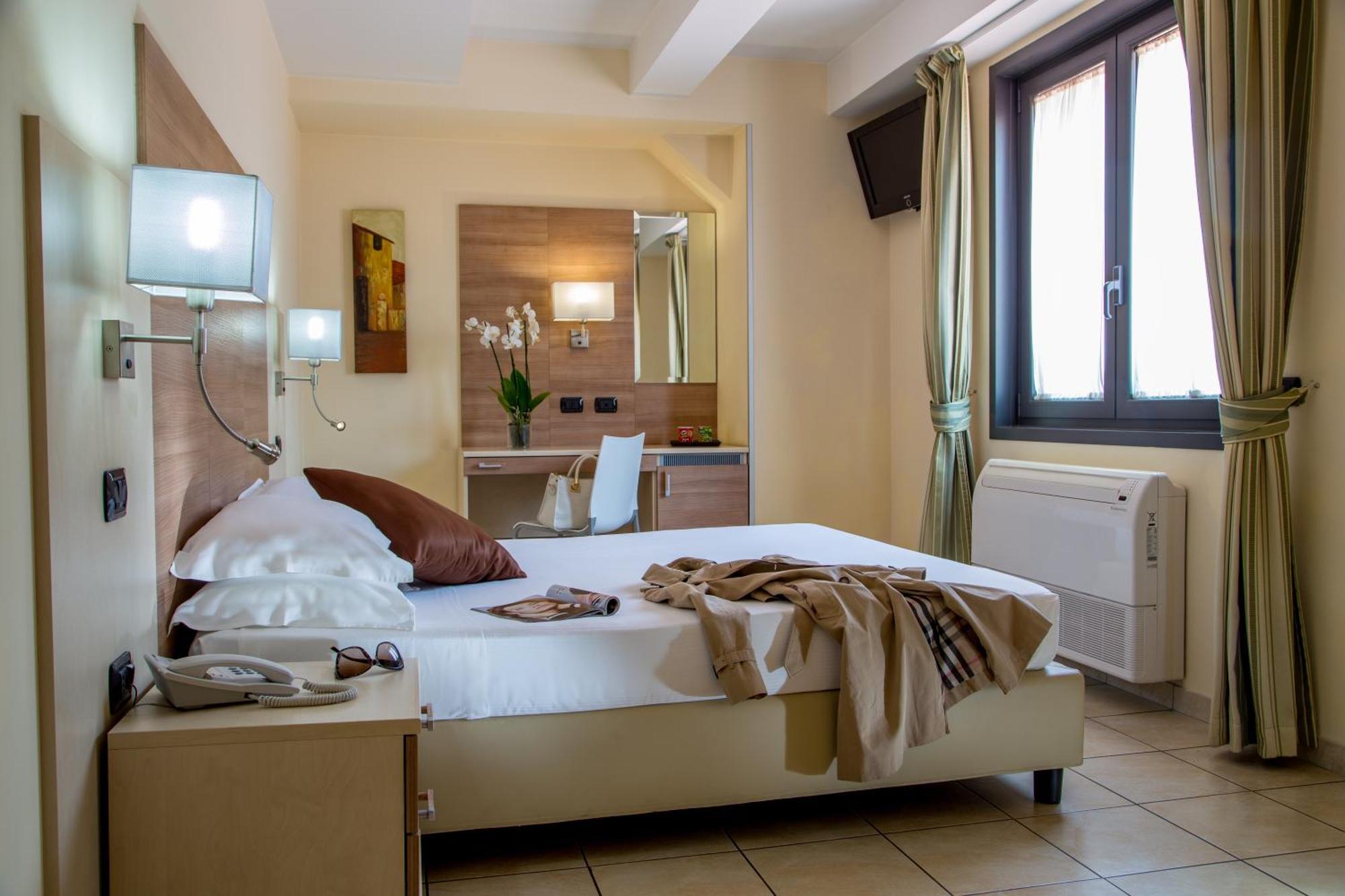 Hotel Domidea Roma Esterno foto